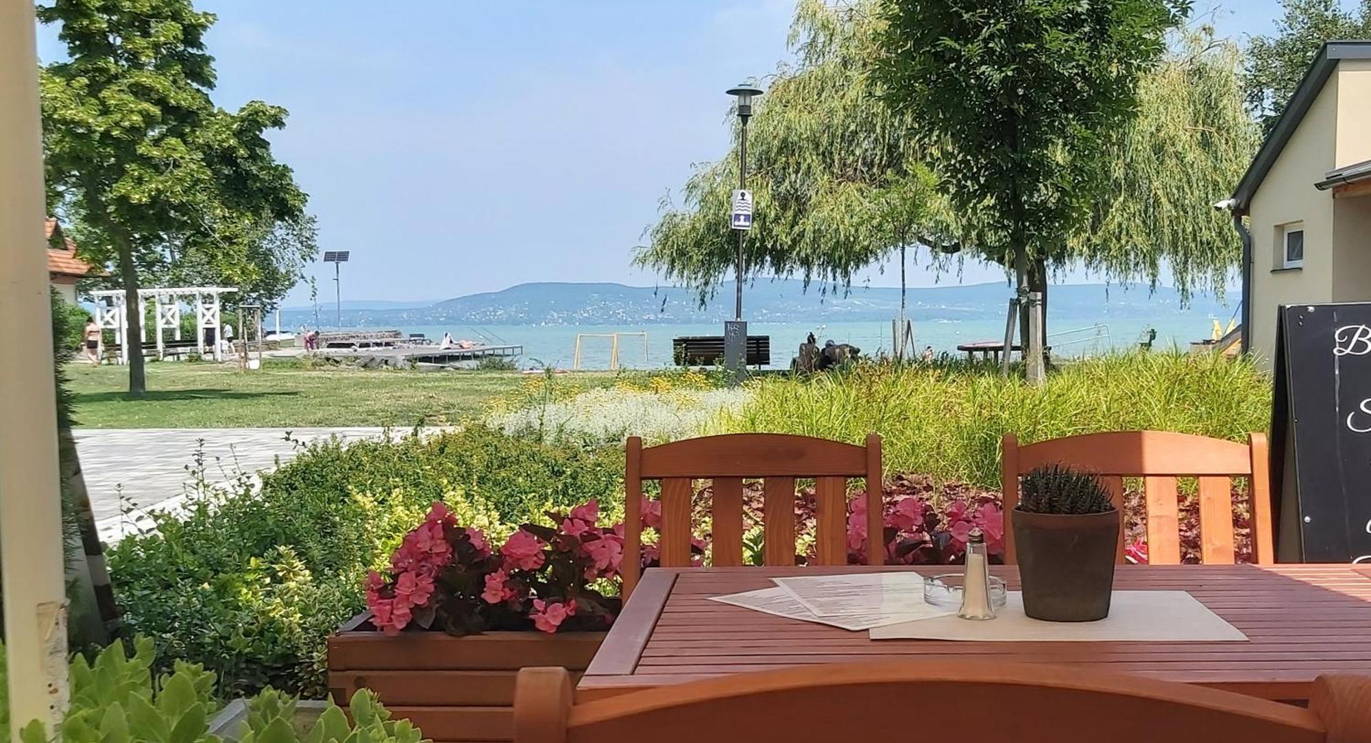 Apartamento Apartmanház Horváth Balatonboglár Exterior foto