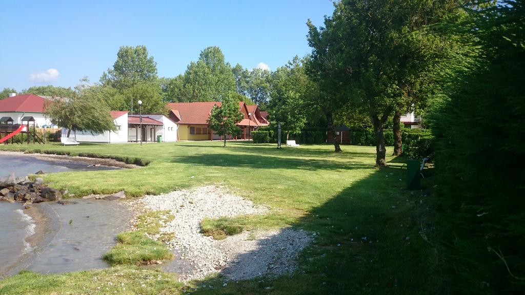 Apartamento Apartmanház Horváth Balatonboglár Exterior foto