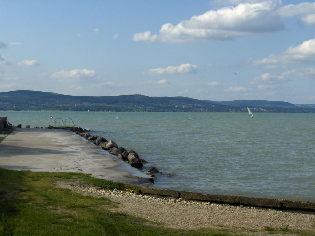 Apartamento Apartmanház Horváth Balatonboglár Exterior foto